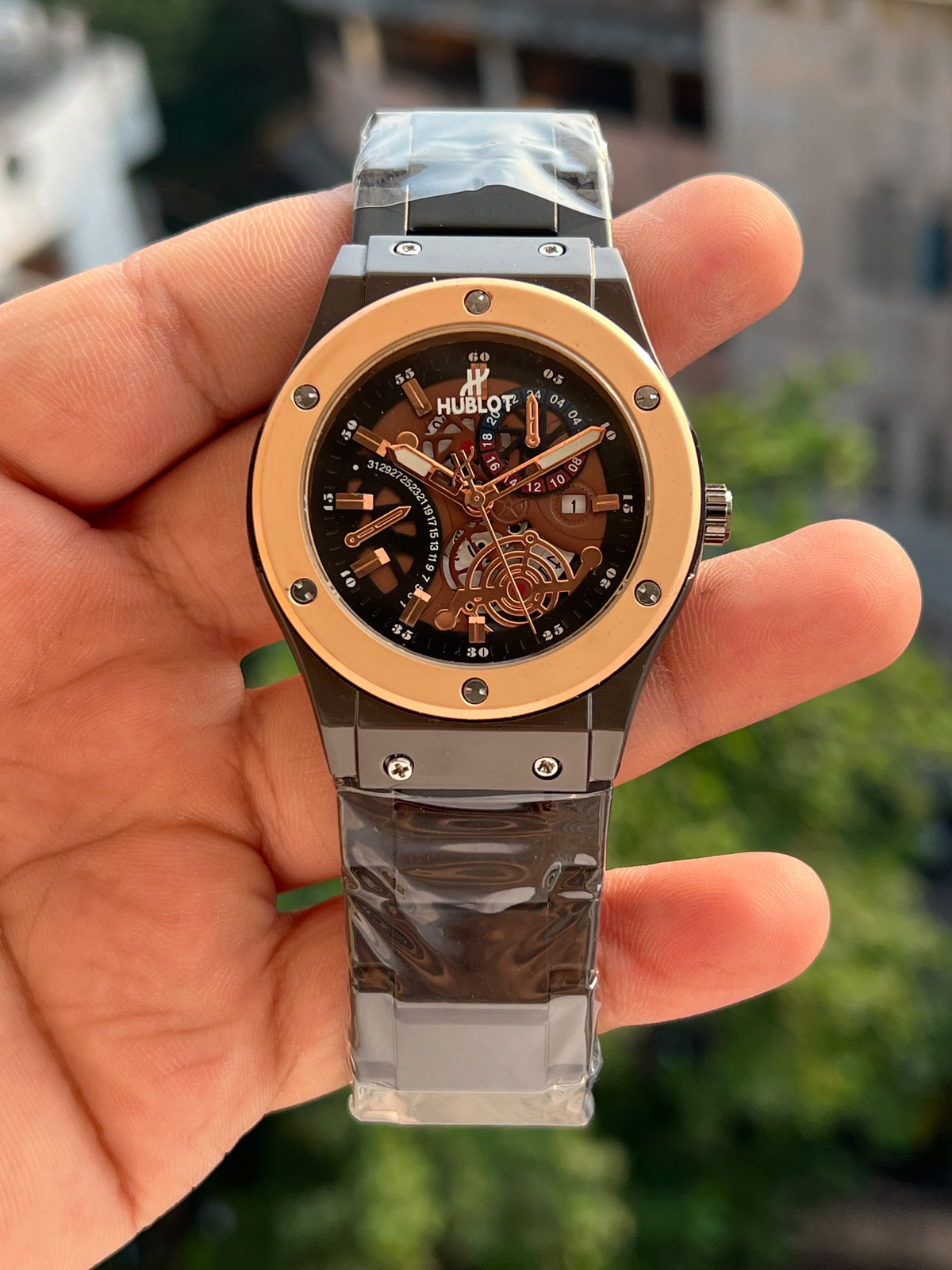 Hublot-Skeleton-Dial-Rose-Gold-Indices-H-Screw-Bezel-First-Copy-Watch